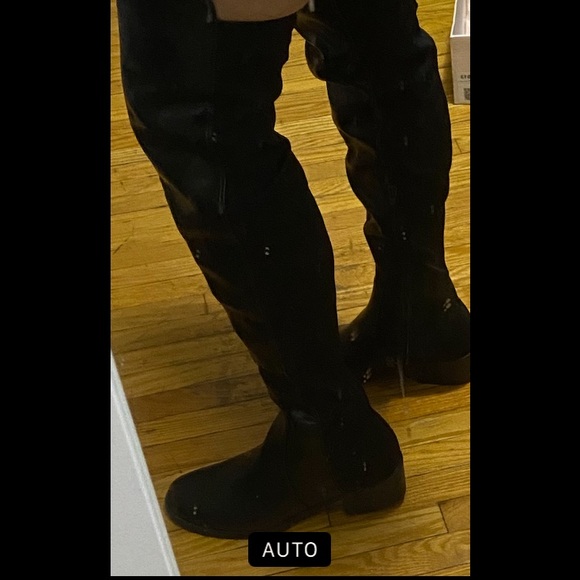 Over the knee boots - Picture 11 of 11